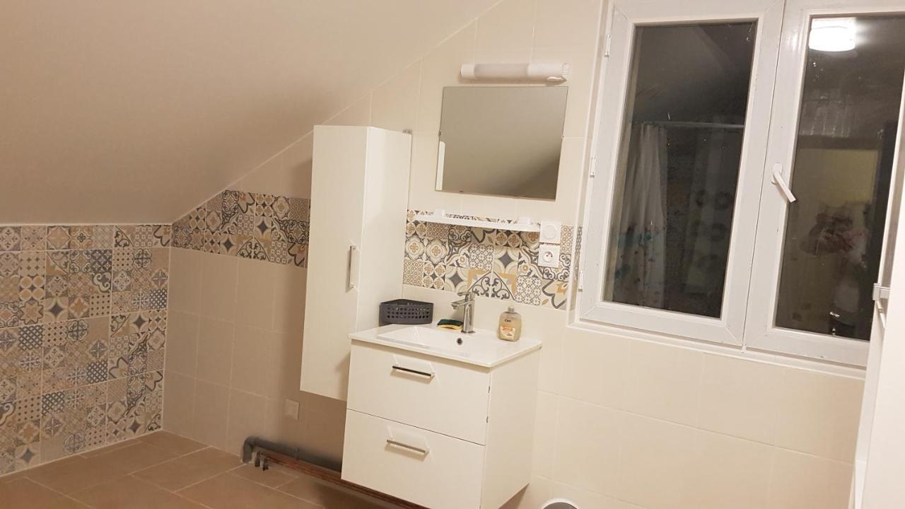 Coloc Supergite Spacieux Proche Toutes Commodites Sauvage Exterior photo
